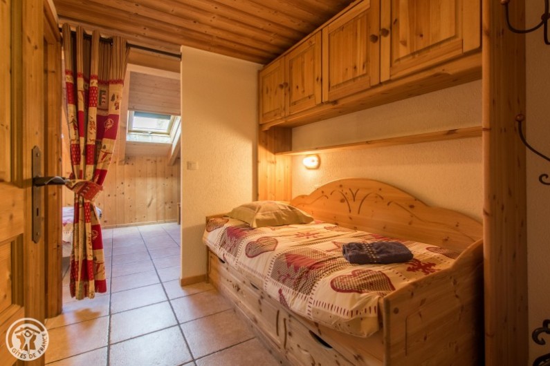 Location de vacances - Chalet à Châtel - chambre 4 avec 1 lit en coin montagne de 90 par 190