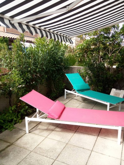 Location de vacances - Villa à Gruissan Plage - coin relax dans le jardin