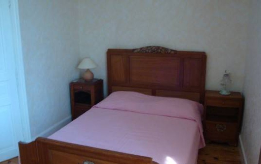 Location de vacances - Maison - Villa à Laps - Chambre : lit 2 personnes.