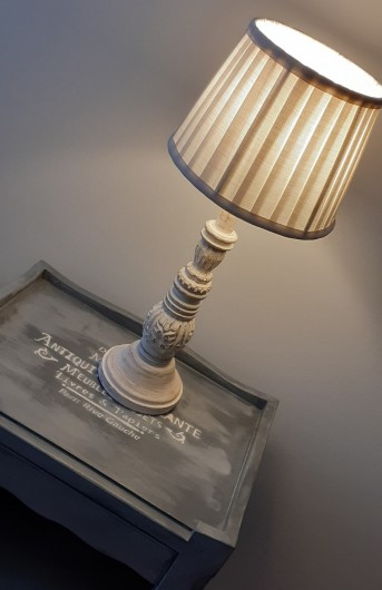 Location de vacances - Appartement à Le Mont-Dore - Détail déco chambre côté cour