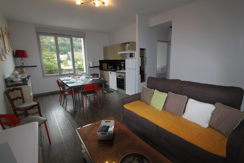 Location de vacances - Appartement à Le Mont-Dore - Vue d'ensemble de la pièce de vie
