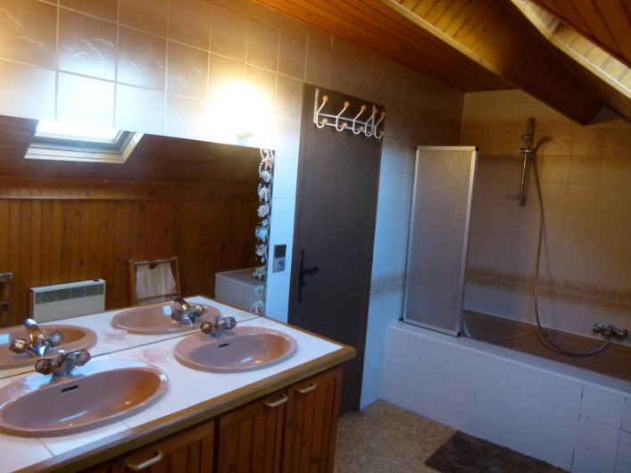 Location de vacances - Chalet à Picherande - salle de bains