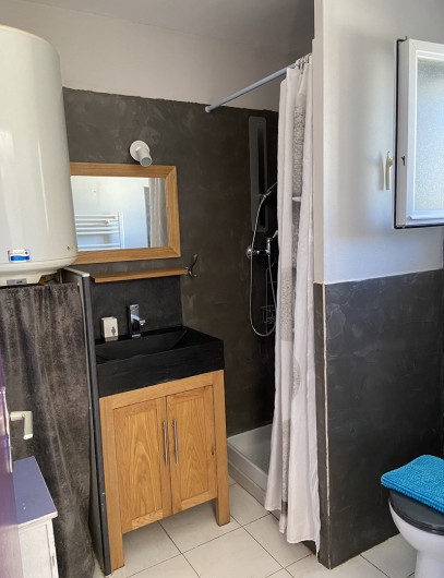 Location de vacances - Gîte à Fontvieille - salle de bain