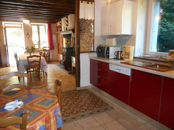 Location de vacances - Maison - Villa à Nouzerolles - vue de la cuisine