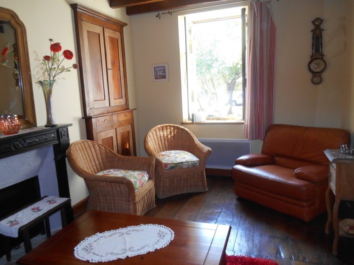 Location de vacances - Maison - Villa à Nouzerolles - autre vue salon du bas