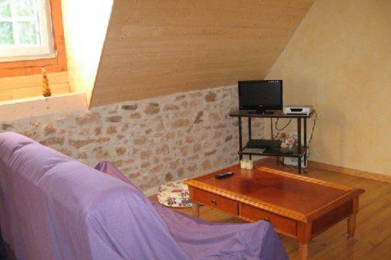 Location de vacances - Gîte à Saint-Chamassy - coin télé