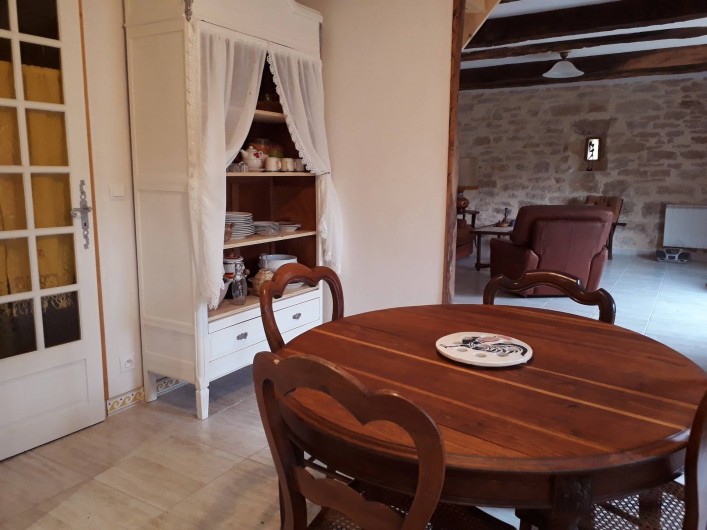 Location de vacances - Gîte à Martiel - Gîte Rosa, cuisine salon