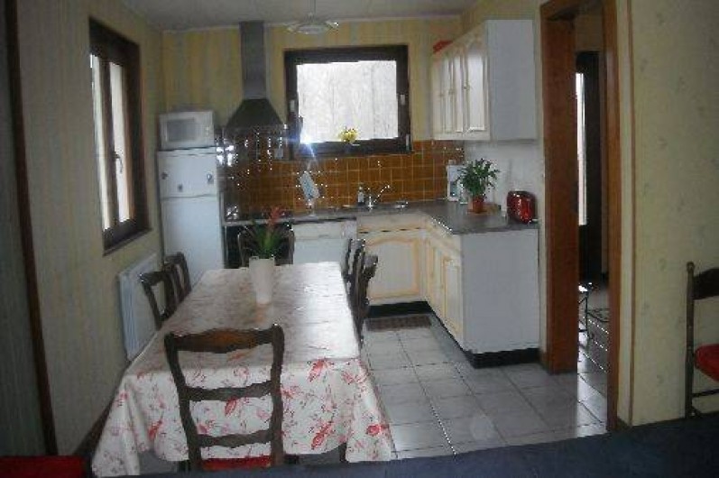 Location de vacances - Chalet à Gérardmer - cuisine salle à manger