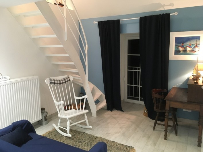Location de vacances - Gîte à La Rouquette - Escalier de la mezzanine de la chambre Océan