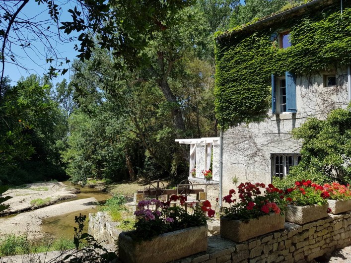 Location de vacances - Gîte à Pezens - Arrivée au Moulin