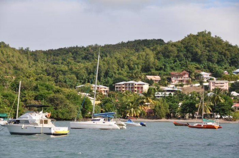 Location de vacances - Appartement à Les Trois-Îlets - Résidence ELAN vue du port