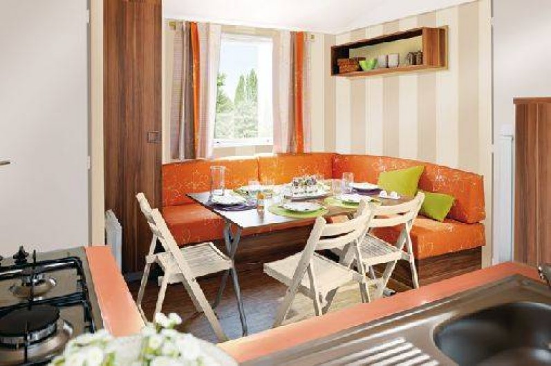 Location de vacances - Bungalow - Mobilhome à Ghisonaccia - Salle à manger