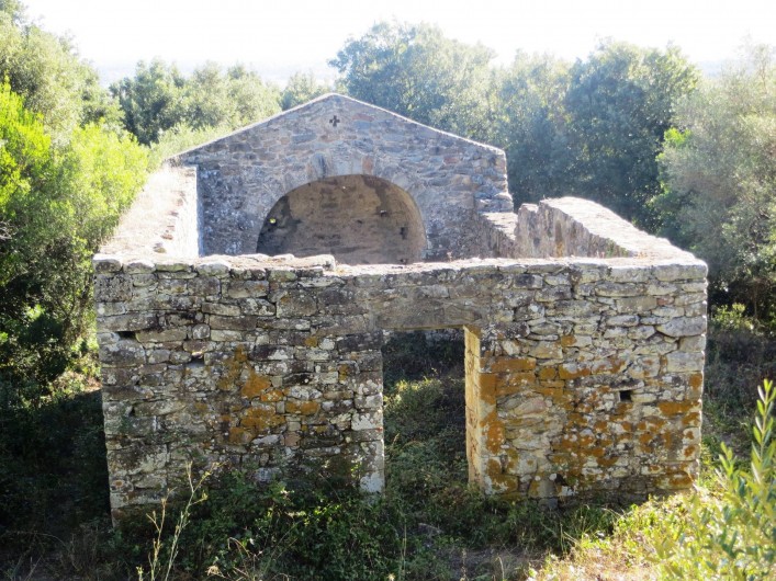 Location de vacances - Bungalow - Mobilhome à Ghisonaccia - Chapelle ruinée San Ghjuvà Prunelli-Mandriolu (8 km)