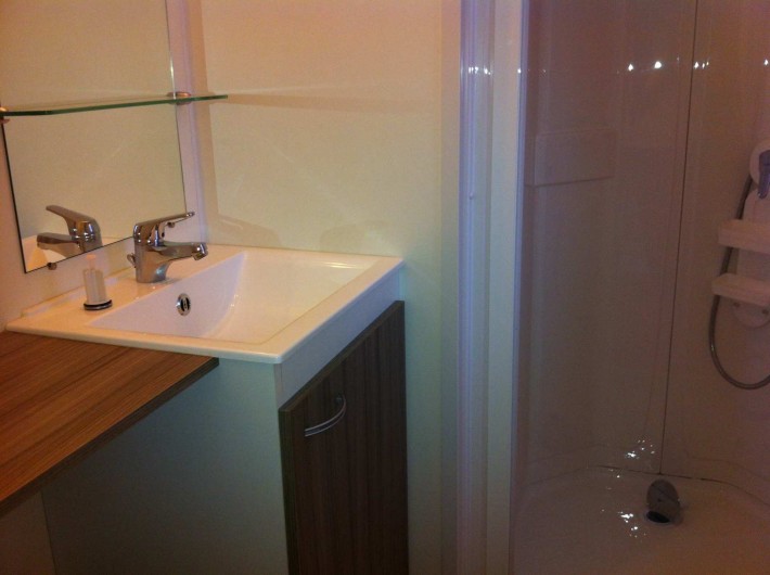 Location de vacances - Bungalow - Mobilhome à Gatteville-le-Phare - Salle de douche (photo non contractuelle)