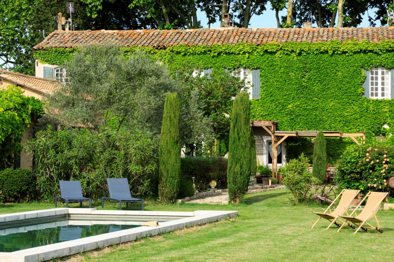 Location de vacances - Mas à Avignon - Mas et jardin
