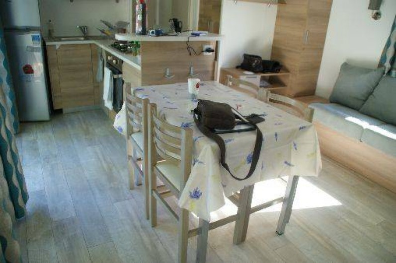 Location de vacances - Bungalow - Mobilhome à Fréjus - salle à manger 