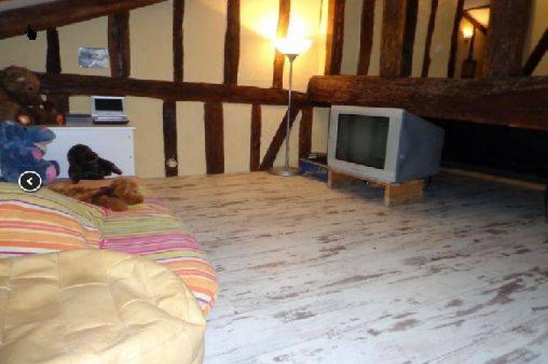 Location de vacances - Villa à Berdoues - Coin enfant, avec tv, lecteur dvd, dvd, peluches, jouets..