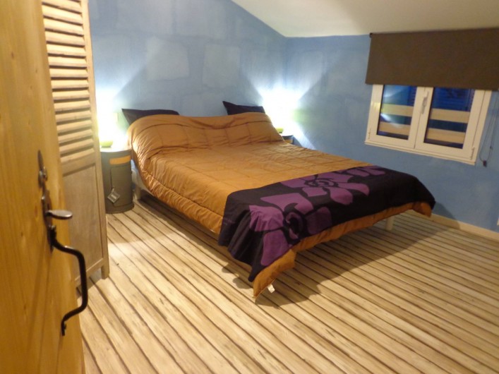 Location de vacances - Villa à Berdoues - Chambre bleue, étage