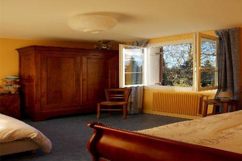 Location de vacances - Gîte à Autun - La chambre 'jaune '  rez de chaussée -2 lits de une personne.
