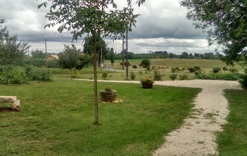 Location de vacances - Gîte à Sorges et Ligueux en Périgord - jardin