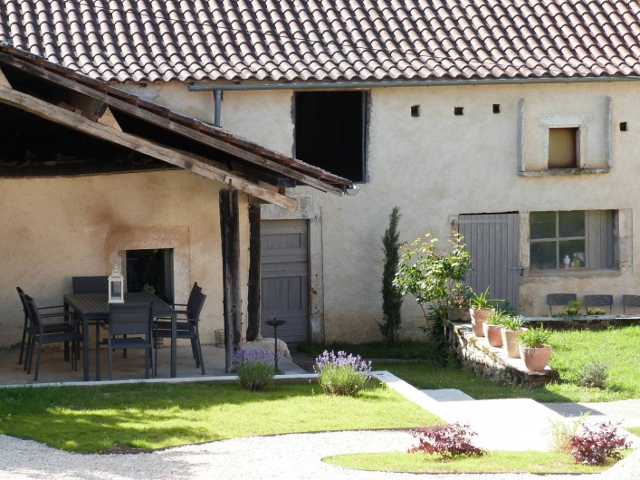 Location de vacances - Maison - Villa à Esclauzels - Cour intérieur du Plassalou
