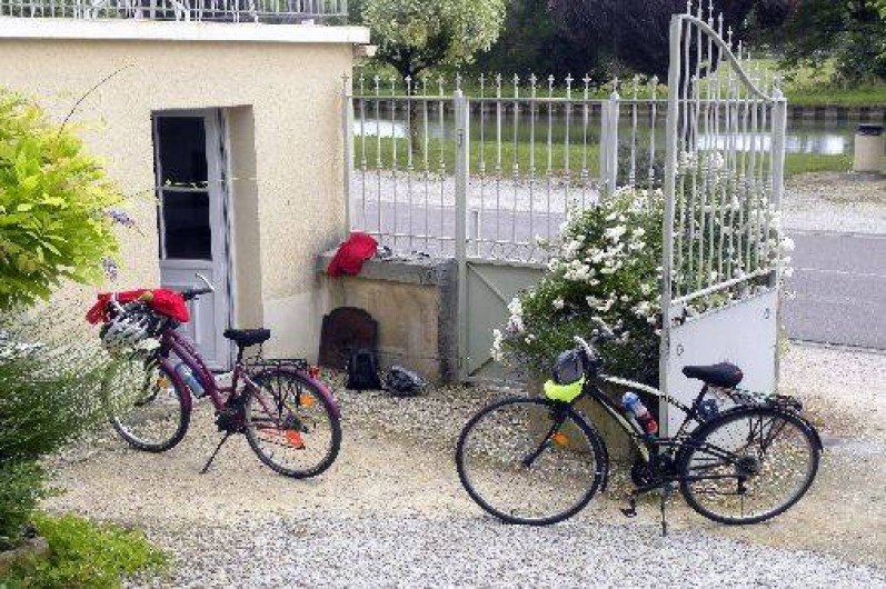 Location de vacances - Maison - Villa à Buffon - Abri velo