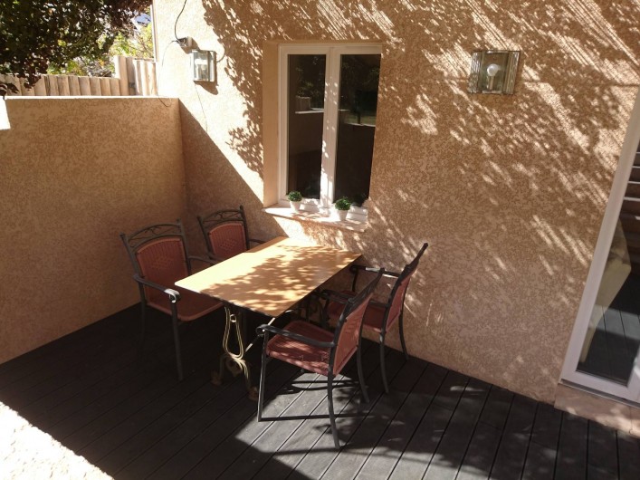 Location de vacances - Gîte à Orgon - Terrasse privative du gîte...