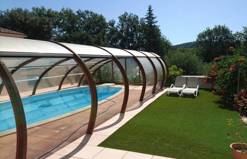 Location de vacances - Gîte à Orgon - Pour se rafraichir même par temps de mistral!!!