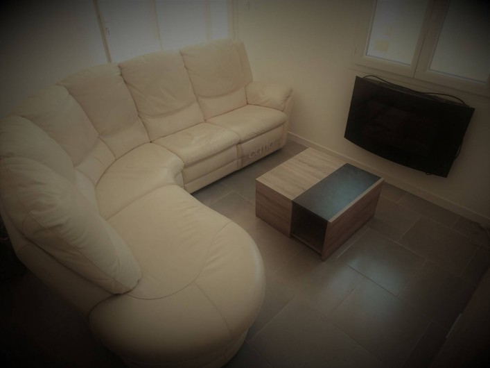 Location de vacances - Gîte à Orgon - Canapé du coin salon pour 4 personnes