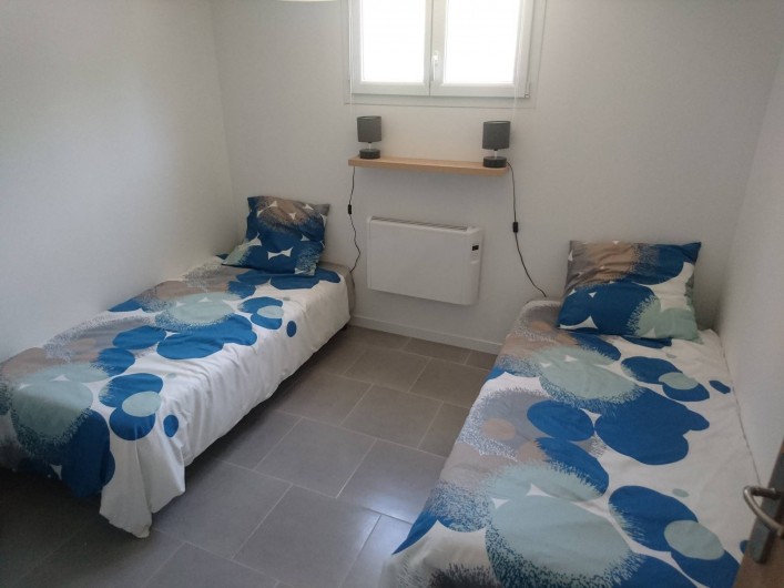 Location de vacances - Gîte à Orgon - Chambre des enfants avec lits jumeaux