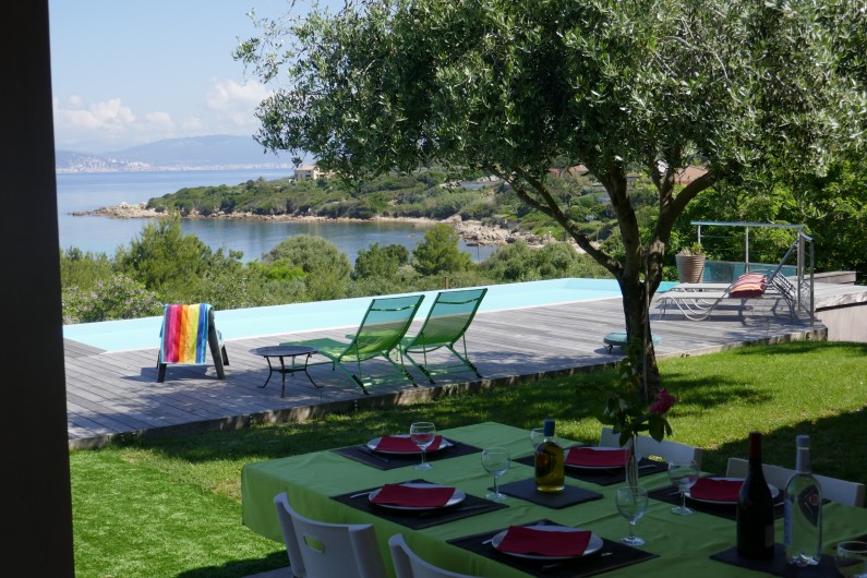 Location de vacances - Villa à Portigliolo - Terrasse repas