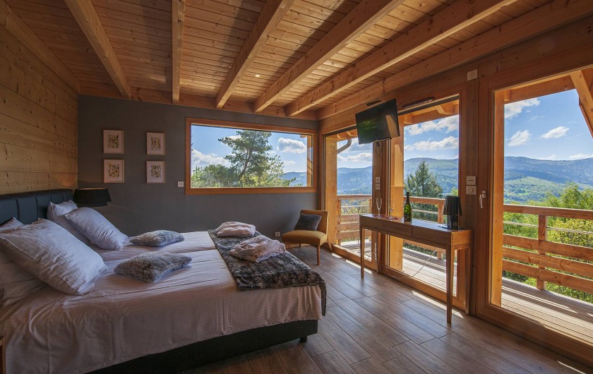 Location de vacances - Chalet à Muhlbach-sur-Munster - Chambre 3, en duplex, 4 pers, 2 lits doubles à chaque niveau,  balcon, sdb, wc