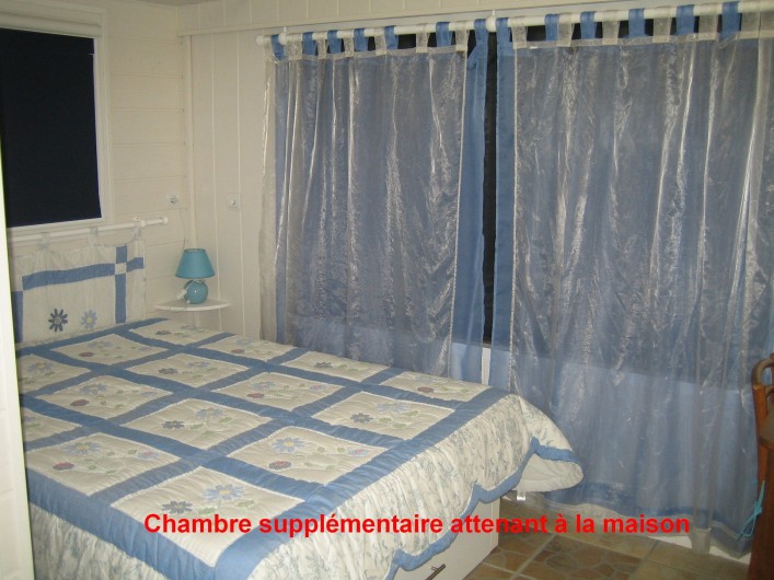 Location de vacances - Maison - Villa à Siorac-en-Périgord - chambre supplémentaire  attenant à la maison avec 1 lit de 140