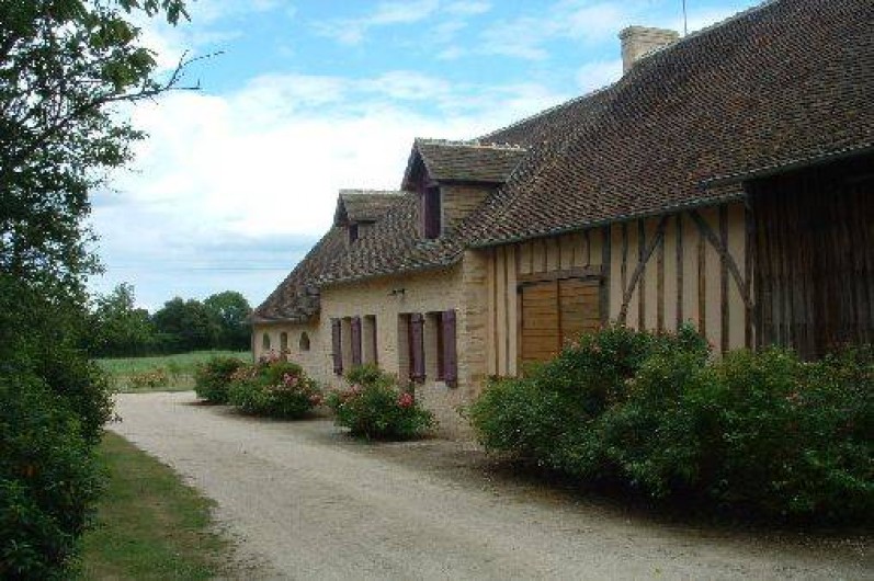 Location de vacances - Gîte à Saint-Mars-sous-Ballon - l'arrivée