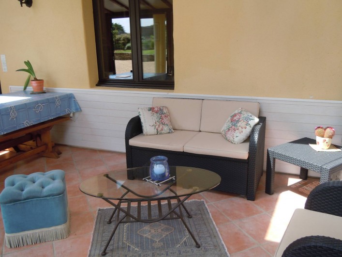 Location de vacances - Gîte à Trédrez-Locquémeau - Coin salon dans la véranda