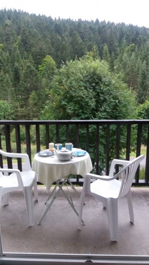 Location de vacances - Studio à Le Lioran - Sur le balcon