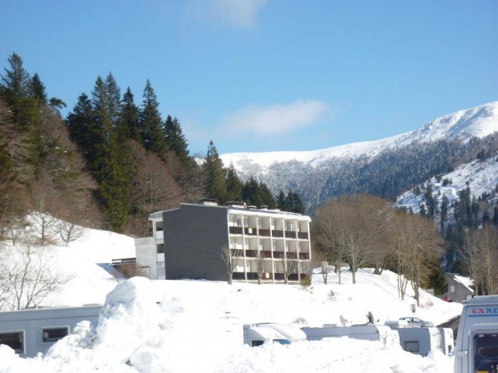 Location de vacances - Studio à Le Lioran - coté balcon