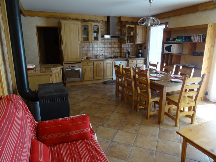Location de vacances - Appartement à La Toussuire - salle de séjour avec cuisine très bien équipée