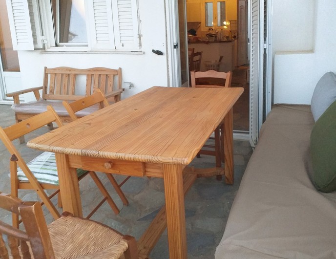 Location de vacances - Appartement à Livadi - Table Main terrace