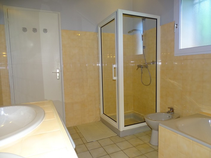 Location de vacances - Villa à Saint-Étienne-de-Fougères - Salle de bain