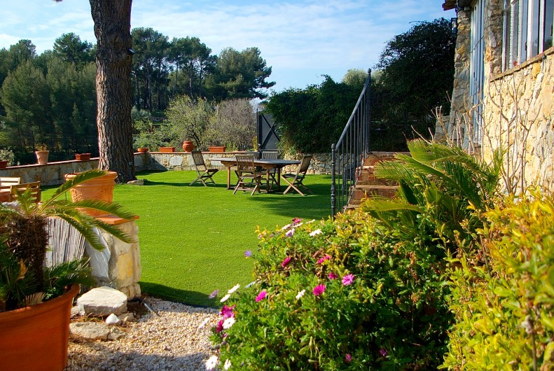 Location de vacances - Villa à Sanary-sur-Mer - L'arrivée sur la terrasse