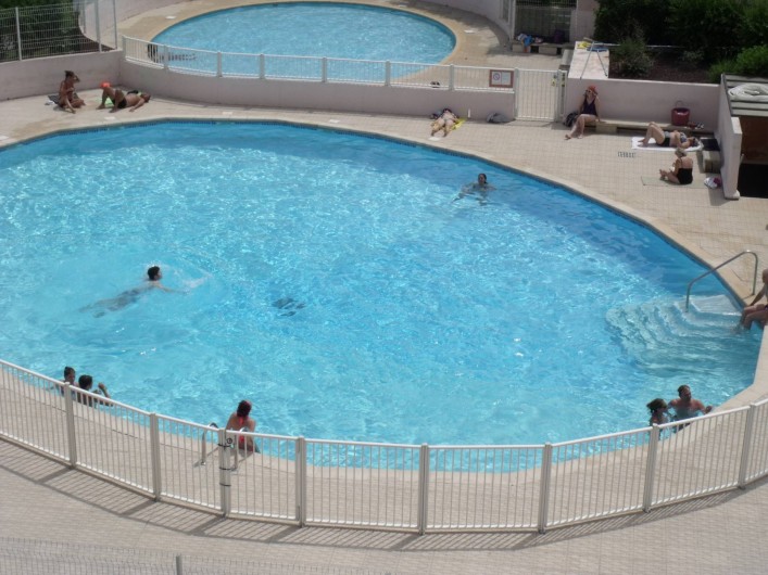 Location de vacances - Appartement à Le Grau-du-Roi - Une piscine pour les grands et une pour les petits de mi juin à mi septembre