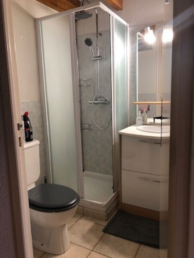 Location de vacances - Maison - Villa à Saint-Martin-de-Brômes - Salle d'eau + WC