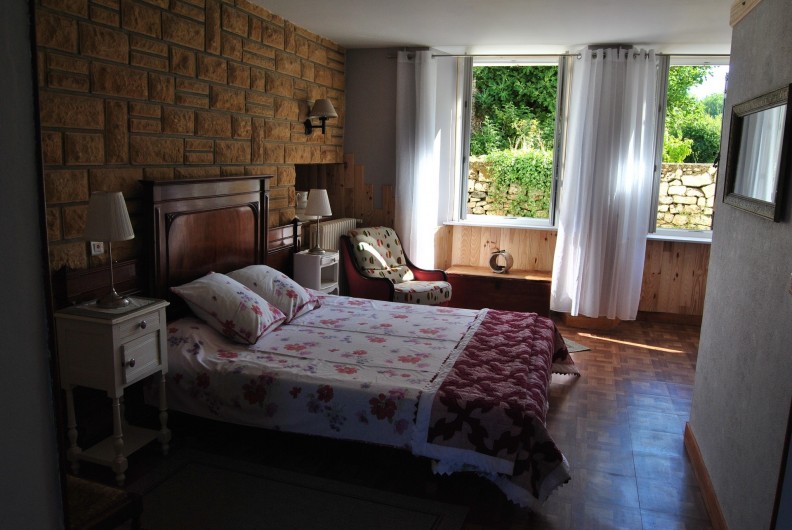 Location de vacances - Chambre d'hôtes à Saint-Avit-Sénieur - La Chambre Les Violettes