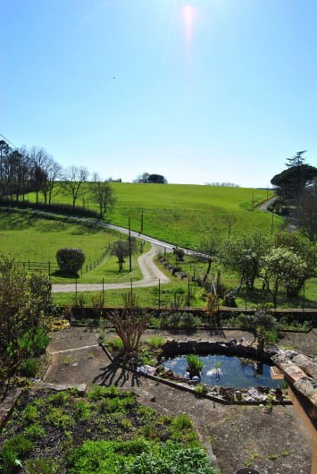 Location de vacances - Chambre d'hôtes à Saint-Avit-Sénieur - En printemps le soleil est déjà là