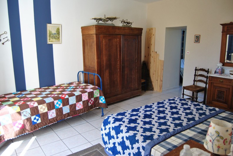 Location de vacances - Chambre d'hôtes à Saint-Avit-Sénieur - La chambre Les Cèpes