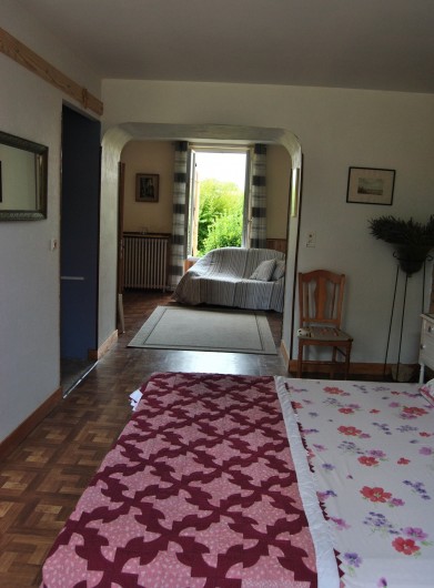 Location de vacances - Chambre d'hôtes à Saint-Avit-Sénieur - La Chambre Les Violettes