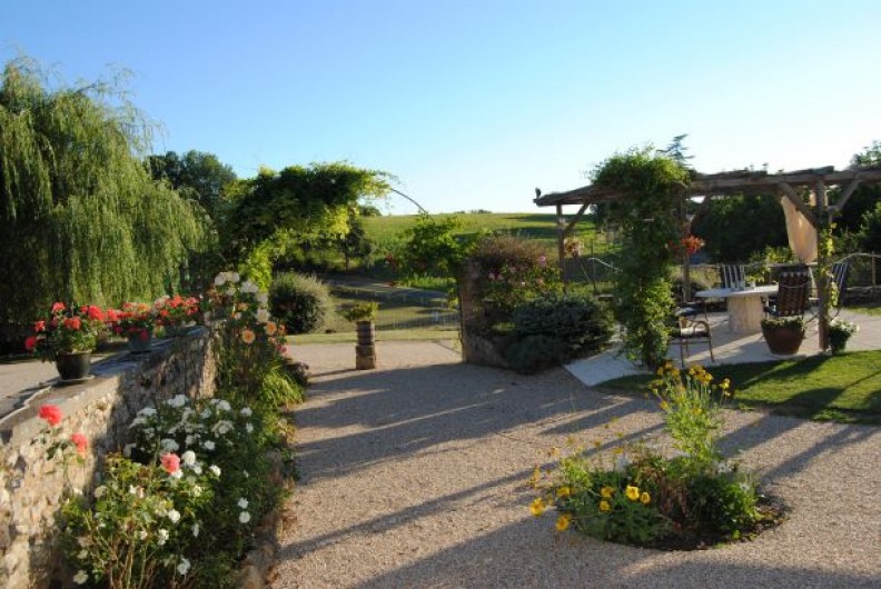 Location de vacances - Chambre d'hôtes à Saint-Avit-Sénieur - La vue du terras