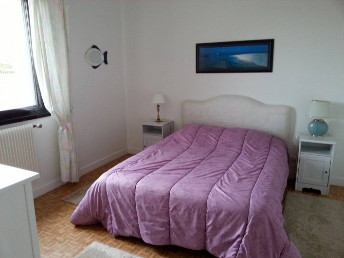 Location de vacances - Villa à Plougoulm - Chambre rez de chaussée vue mer