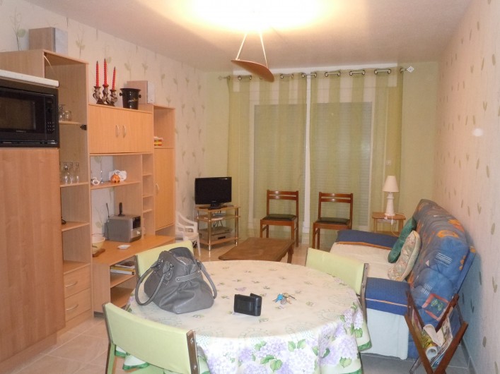 Location de vacances - Appartement à Courseulles-sur-Mer - Vue sur le coin salon